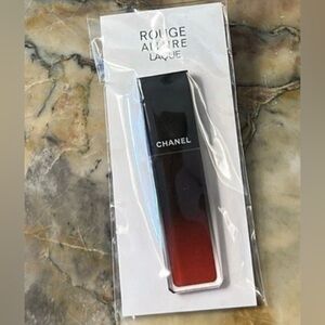 CHANEL PIN ROUGE ALLURE LAQUE VIP GIFT